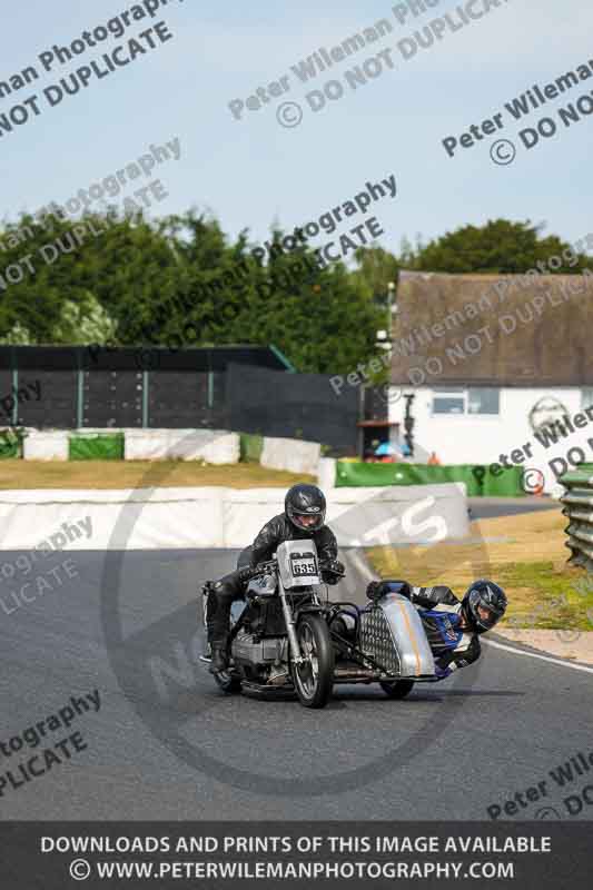 Vintage motorcycle club;eventdigitalimages;mallory park;mallory park trackday photographs;no limits trackdays;peter wileman photography;trackday digital images;trackday photos;vmcc festival 1000 bikes photographs